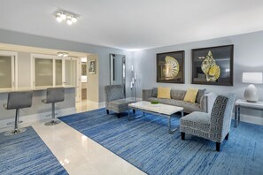 Desk, laptop workspace, blackout curtains, iron/ironing board - Best Western Palm Beach Lakes (West Palm Beach)