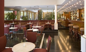 Bar (in der Unterkunft)