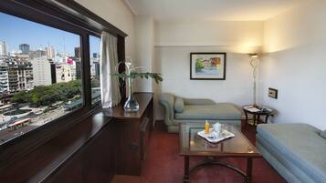 In-room safe, free WiFi, bed sheets