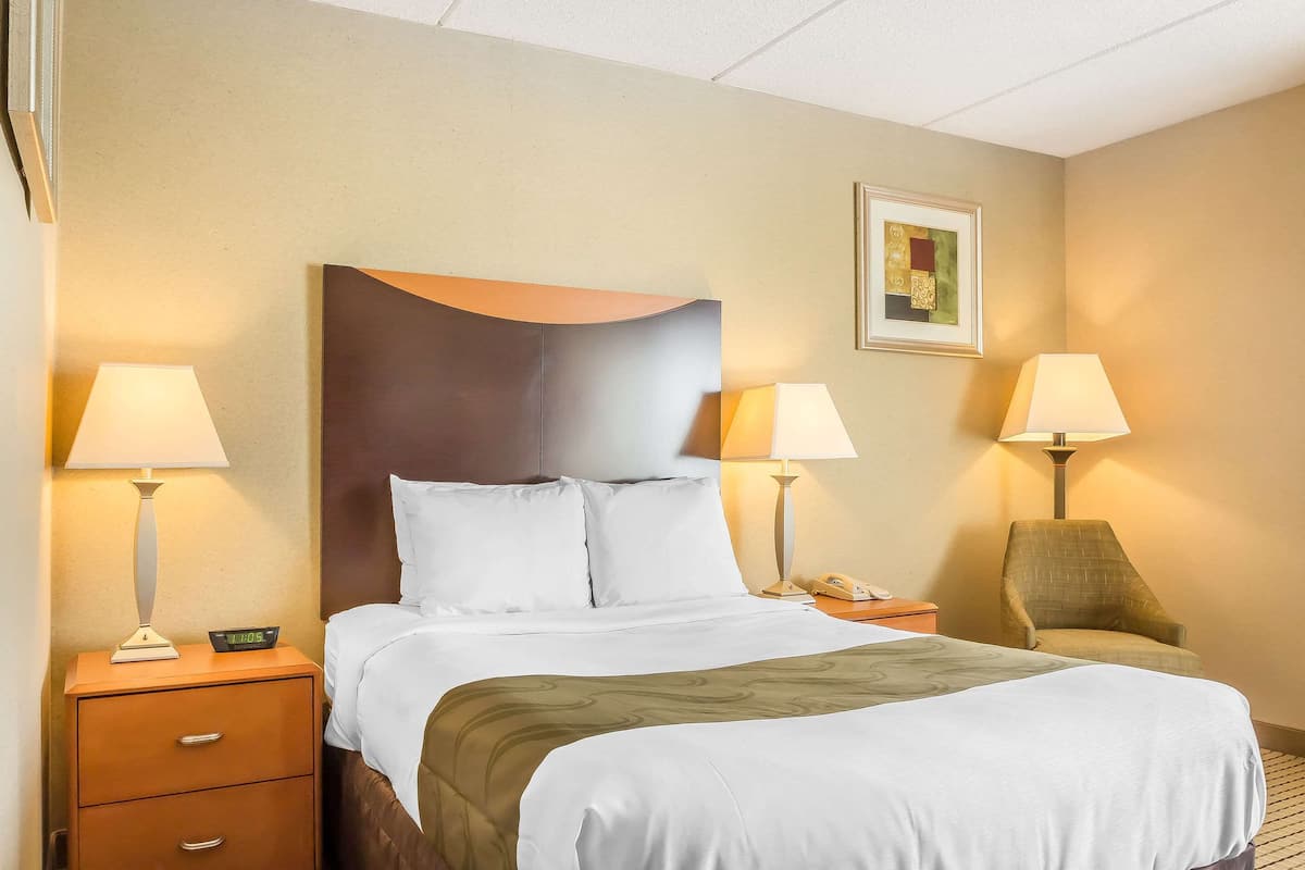 Desk, blackout drapes, free WiFi, bed sheets
