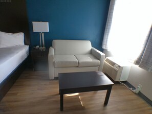 Deluxe Studio Suite, 1 King Bed | Desk, laptop workspace, blackout drapes, free WiFi
