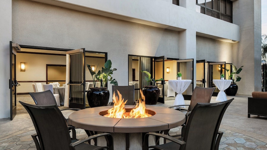 Marriott Riverside at the Convention Center