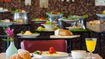 Frokostbuffé hver dag (ILS 50 per person)