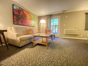Room, 1 Double Bed, Accessible | Living area | 32-inch flat-screen TV with cable channels, TV