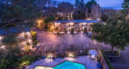 Creekside Inn