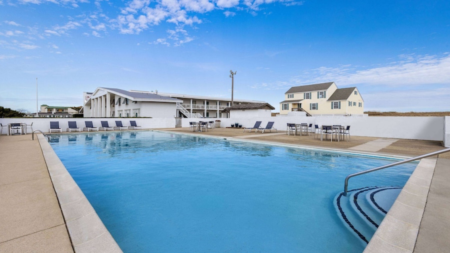 Days Inn by Wyndham Kill Devil Hills Oceanfront - Wilbur