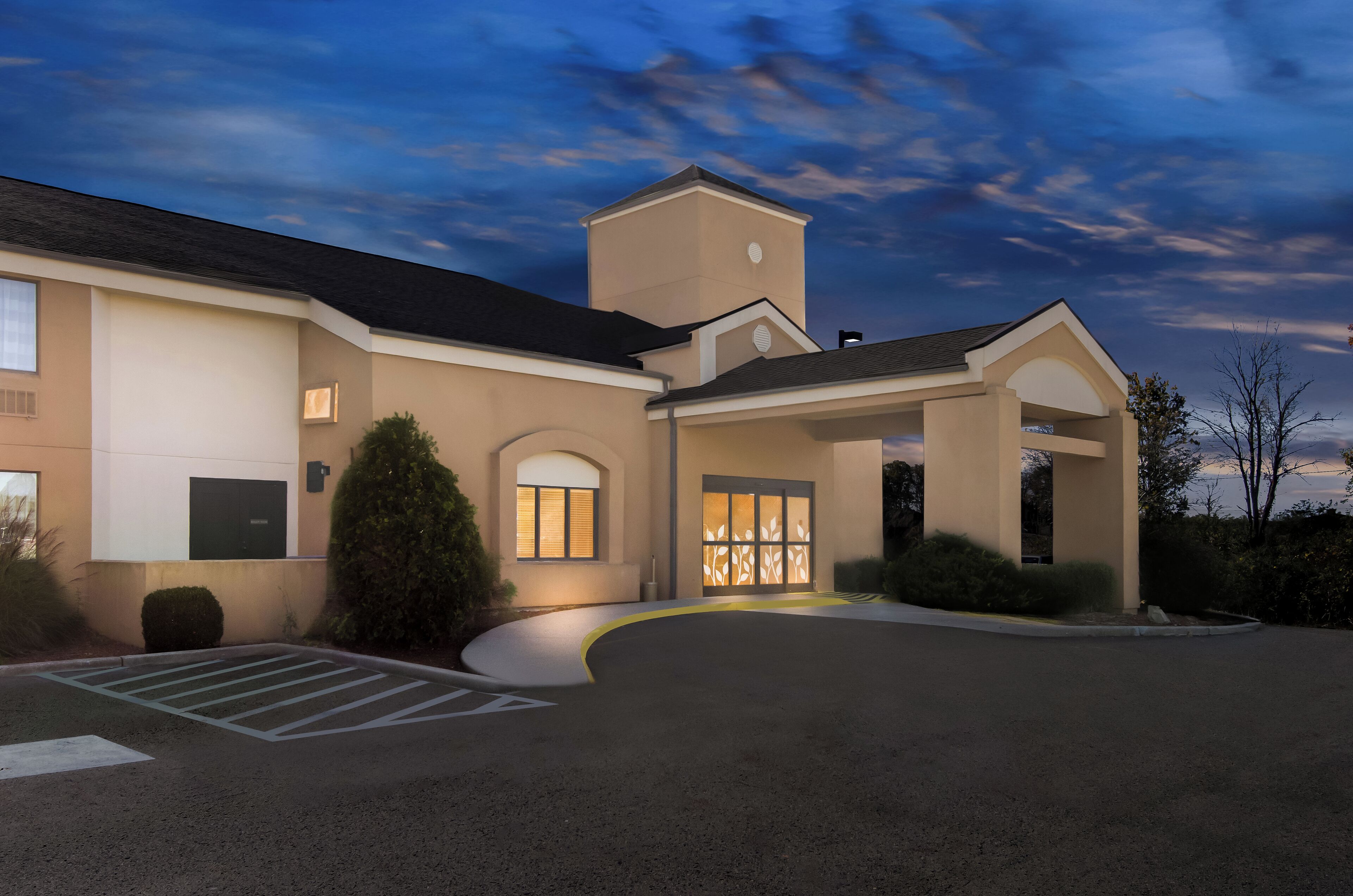 Vista frontal de la propiedad