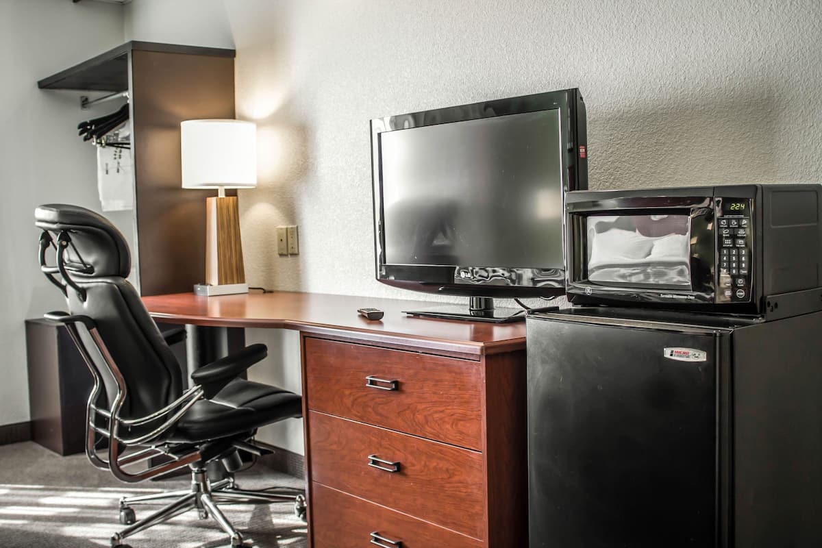 in-room safe, desk, iron/ironing board, free cots/infant beds