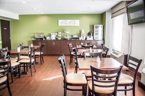 Free daily continental breakfast