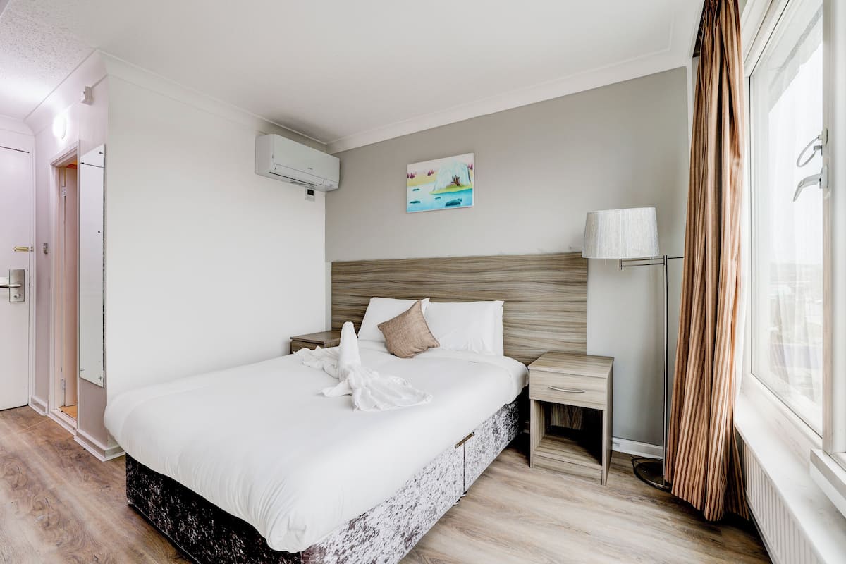 1 chambre, bureau, Wi-Fi gratuit, draps fournis