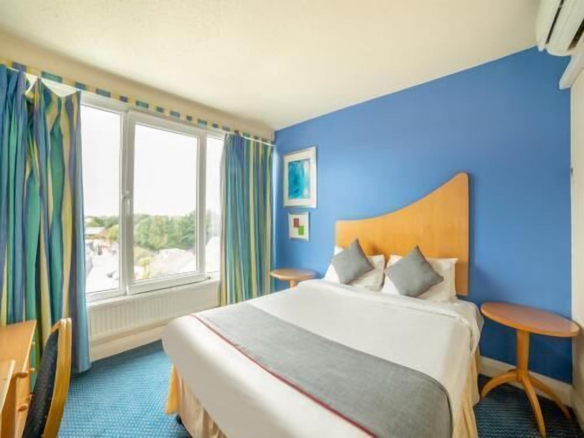 1 bedroom, desk, free WiFi, bed sheets