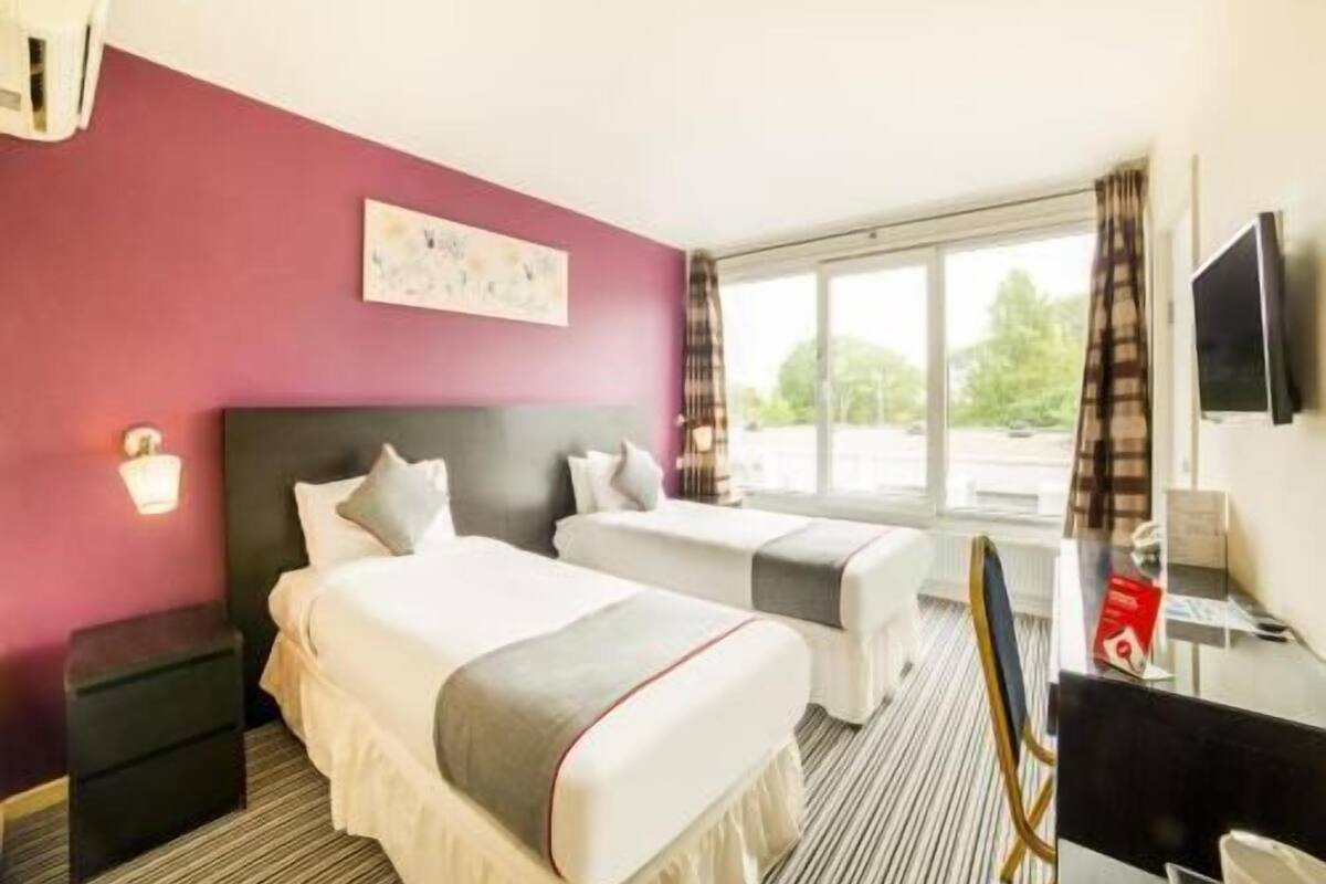 1 bedroom, desk, free WiFi, bed sheets