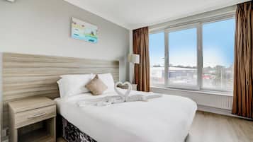 1 bedroom, desk, free WiFi, bed sheets