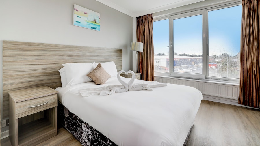 OYO The Chiltern Hotel