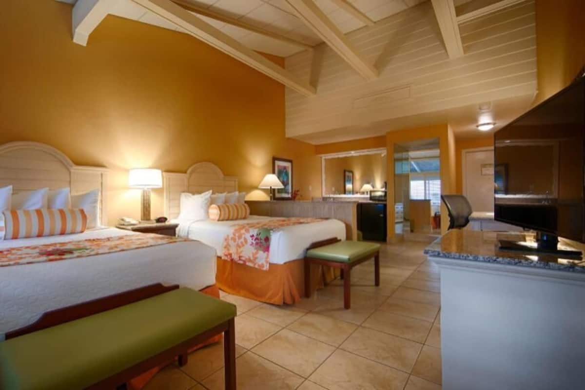 Pillowtop beds, minibar, in-room safe, desk