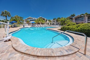 Piscine extérieure