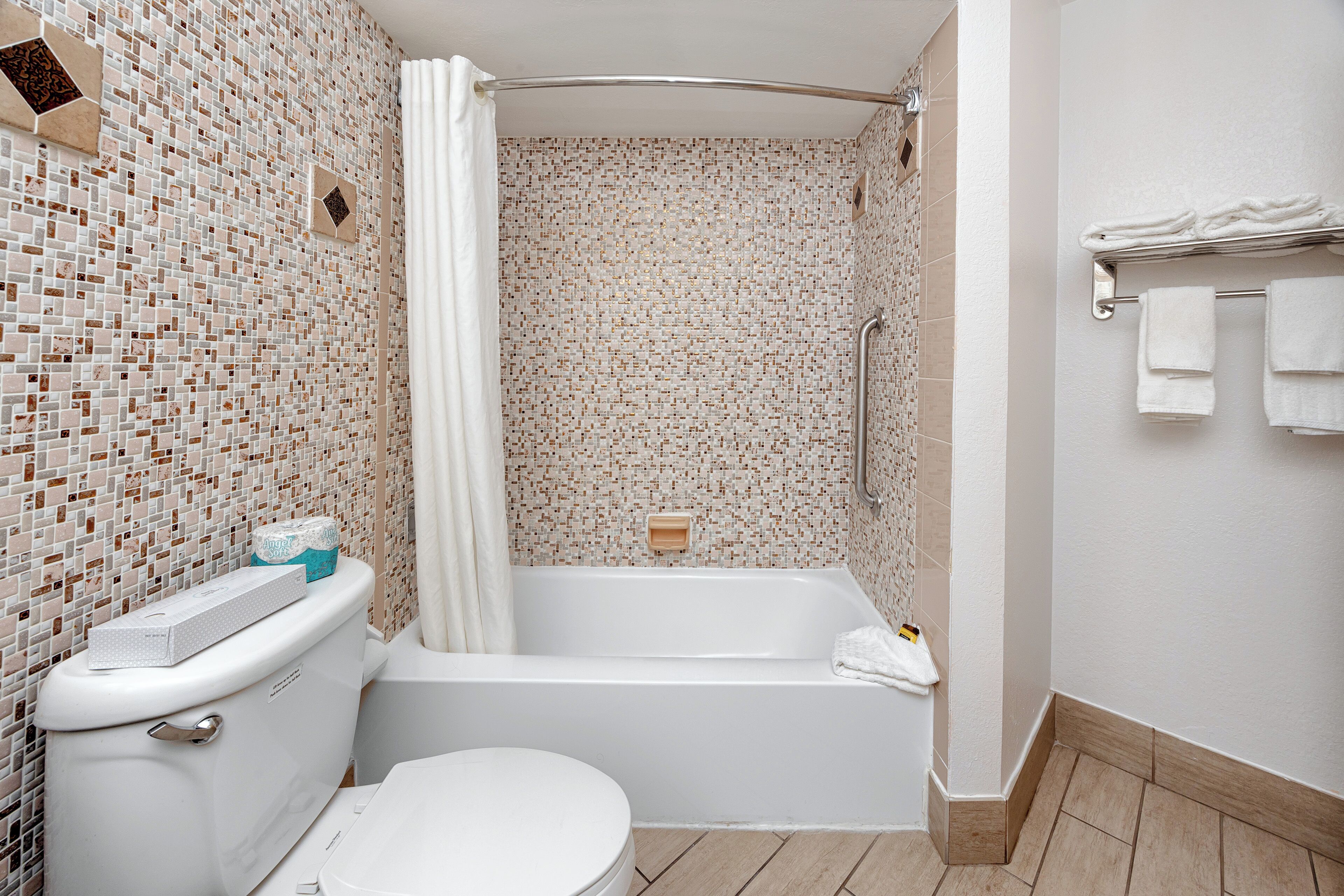 standard room, 2 queen beds, non smoking, balcony (larger room) | bathroom | combined shower/bathtub, free toiletries, hair dryer, towels