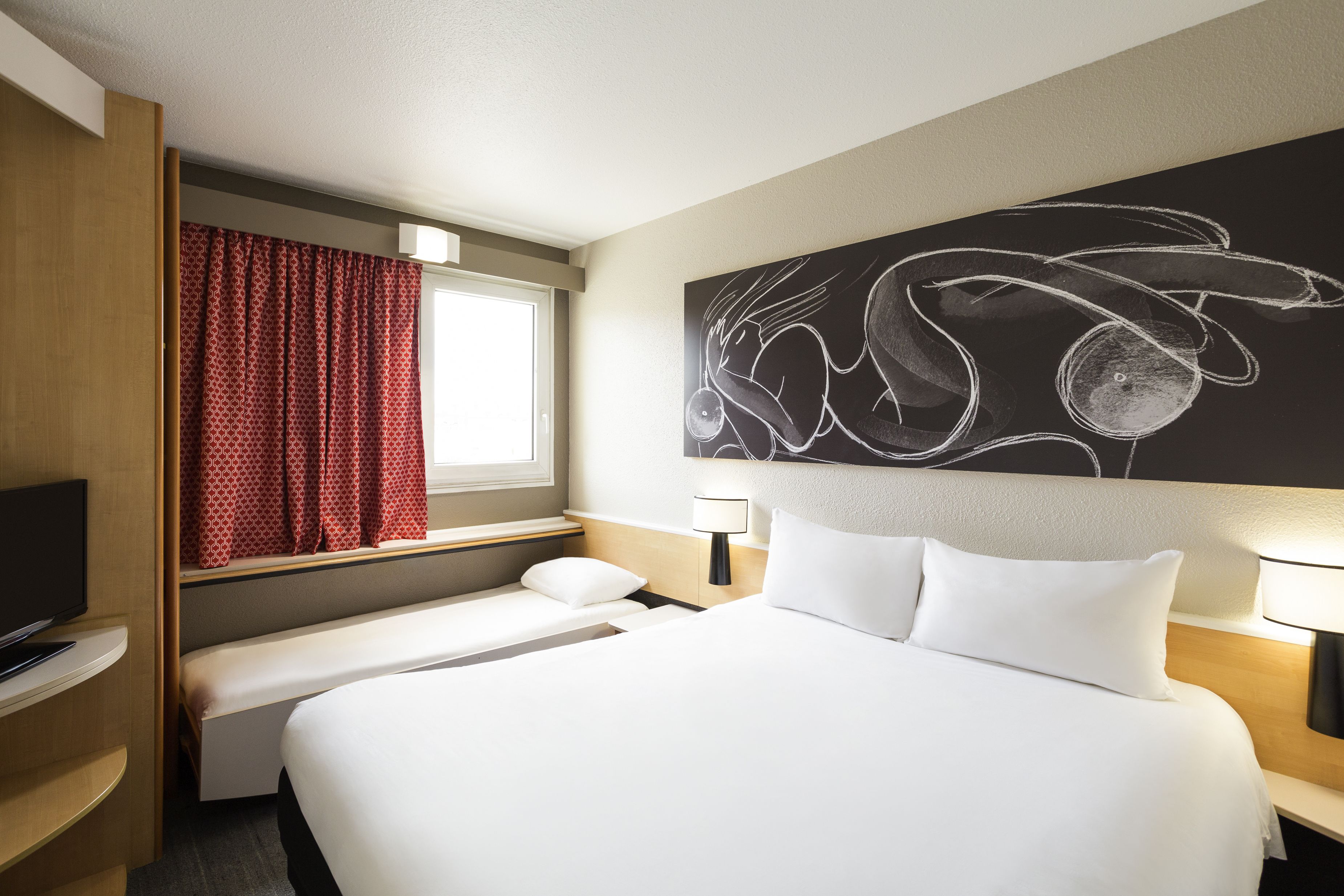 standard room, multiple beds | desk, blackout curtains, soundproofing, free wifi