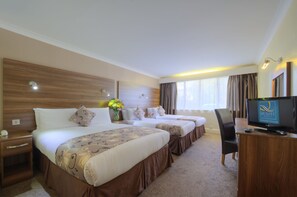 โต๊ะทำงาน, ผ้าม่านกันแสง, เปล/เตียงเด็กอ่อน (ฟรี), Wi-Fi ฟรี