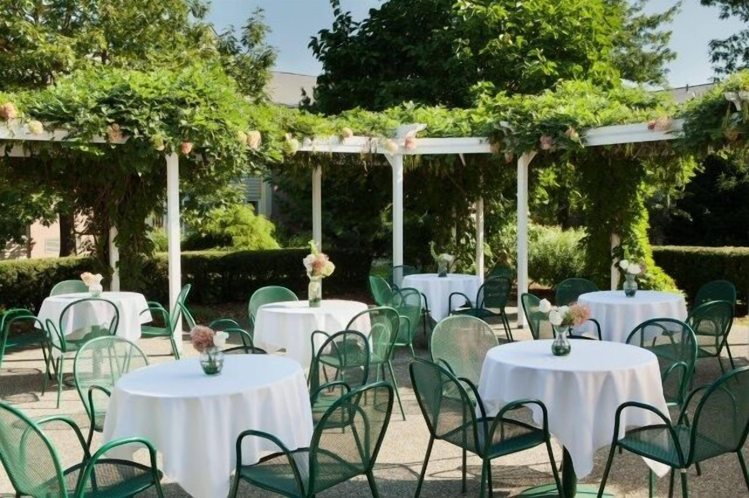 Breakfast, lunch and dinner served