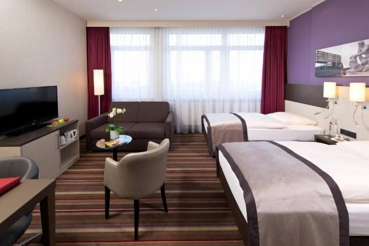 Premium bedding, in-room safe, desk, soundproofing