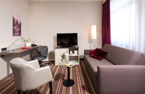 Premium bedding, in-room safe, desk, soundproofing