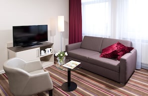 Premium bedding, in-room safe, desk, soundproofing