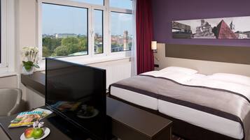 Literie de qualité, coffre-fort, bureau, système d’insonorisation