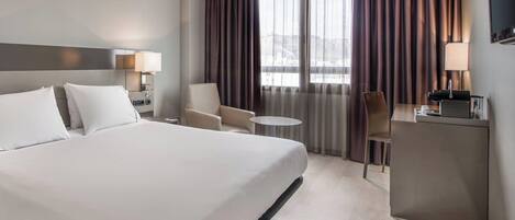 Premium bedding, minibar, desk, soundproofing