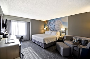 Desk, blackout drapes, iron/ironing board, free cribs/infant beds - Courtyard by Marriott Houston I-10 West/Energy Corridor (Houston)