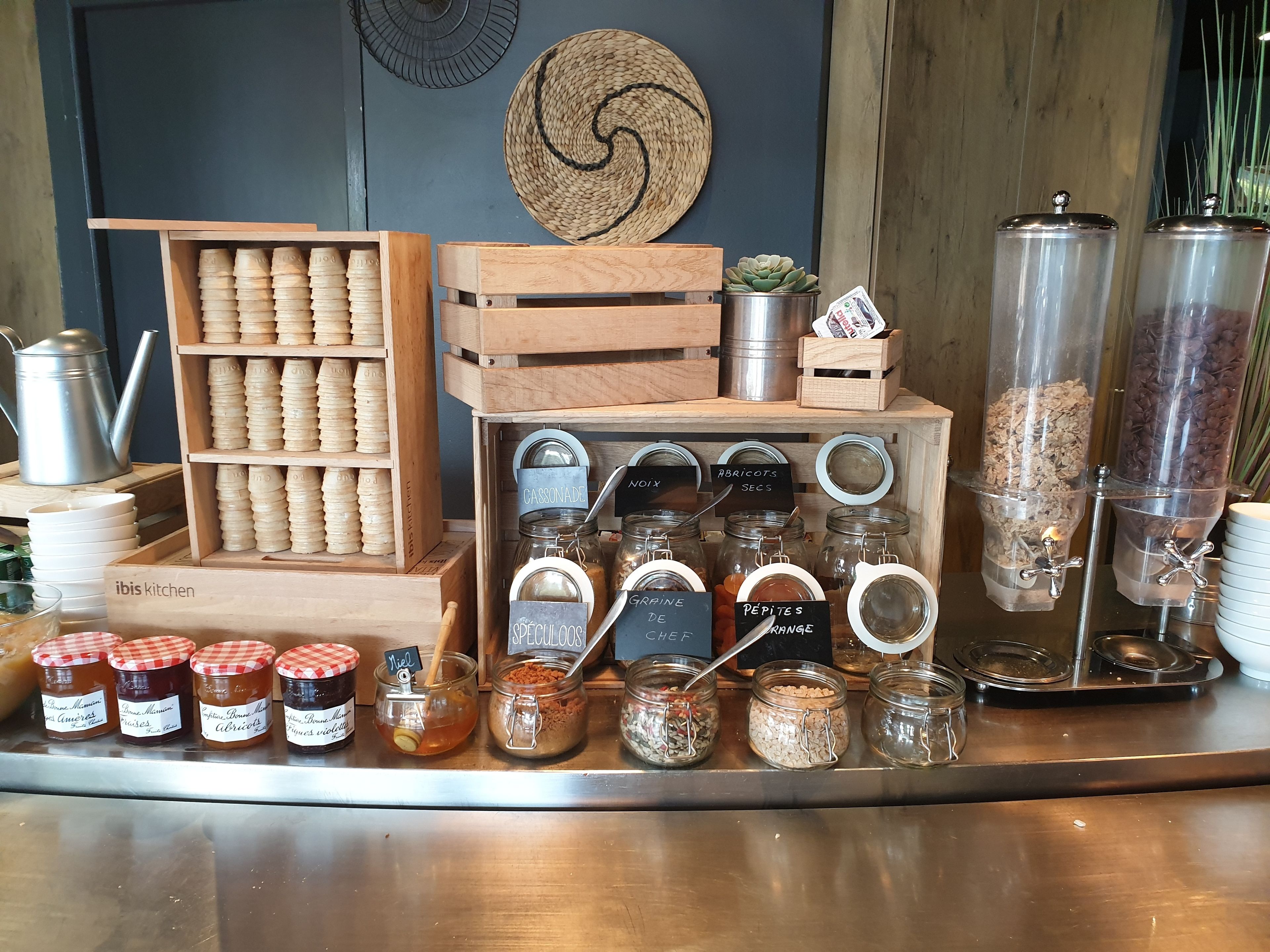 매일 뷔페 아침 식사(1인당 EUR 13.90)