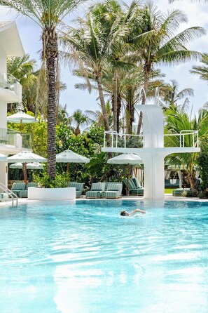 Outdoor pool, open 7:00 AM to 8:00 PM, cabanas (surcharge) - The Shelborne By Proper, a Member of Design Hotels (Miami Beach)