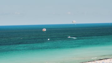 私人海灘、白沙、免費海灘小屋、躺椅