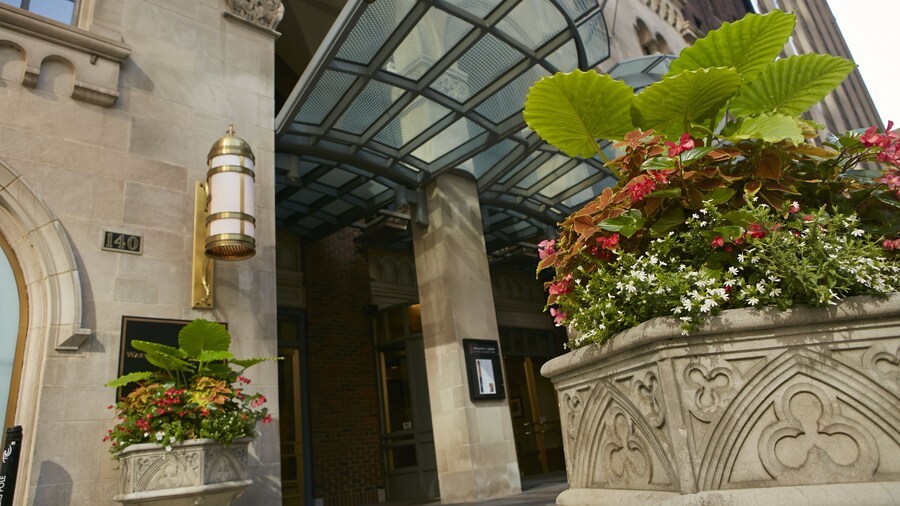 Warwick Allerton - Chicago
