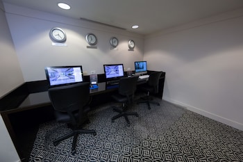 Business center at Warwick Allerton - Chicago