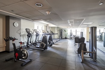 Fitness center at Warwick Allerton - Chicago