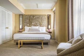 King Room | Premium bedding, in-room safe, desk, laptop workspace at Warwick Allerton - Chicago
