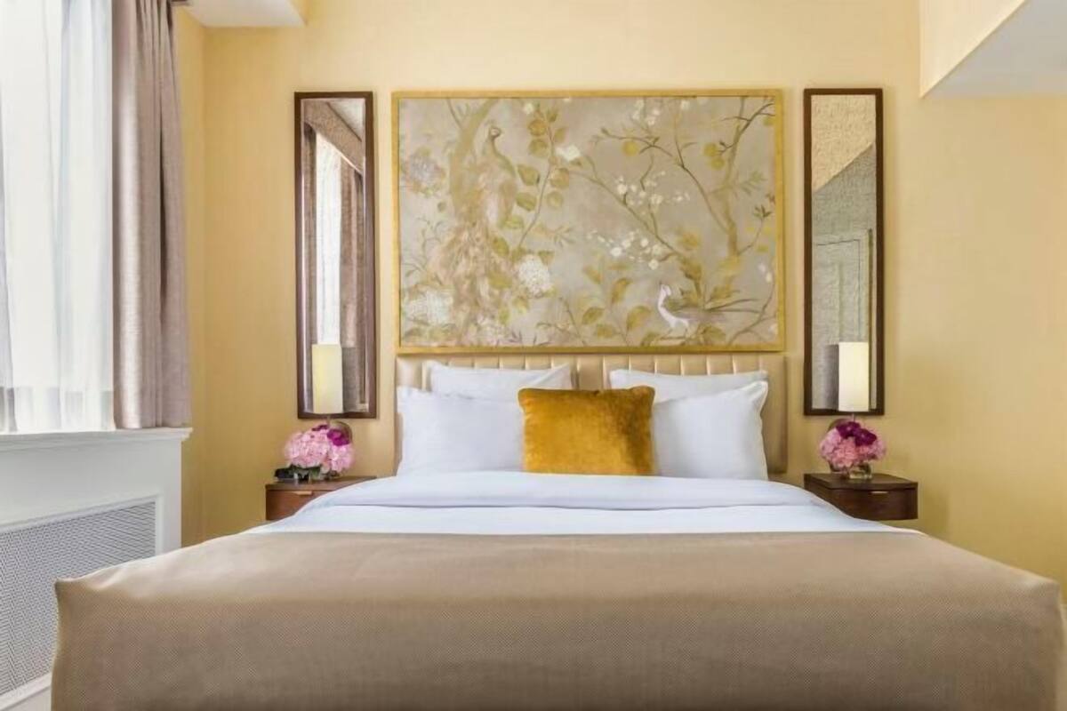 Premium bedding, in-room safe, desk, laptop workspace
