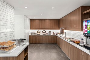 Free daily continental breakfast