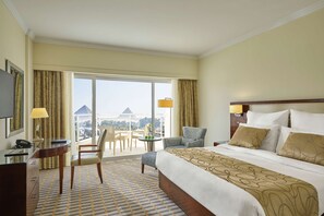 Minibar, Zimmersafe, Schreibtisch, kostenloses WLAN