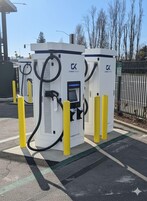 Electric vehicle charging station