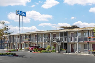贝斯特韦斯特佩塔路马酒店