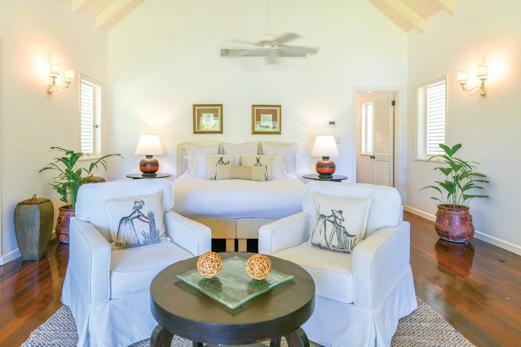 junior suite | 1 bedroom, minibar, in-room safe, free wifi