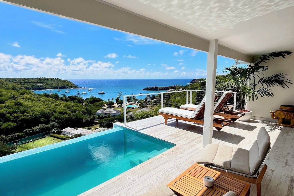 Hillside Pool Suite | 1 bedroom, minibar, in-room safe, free WiFi