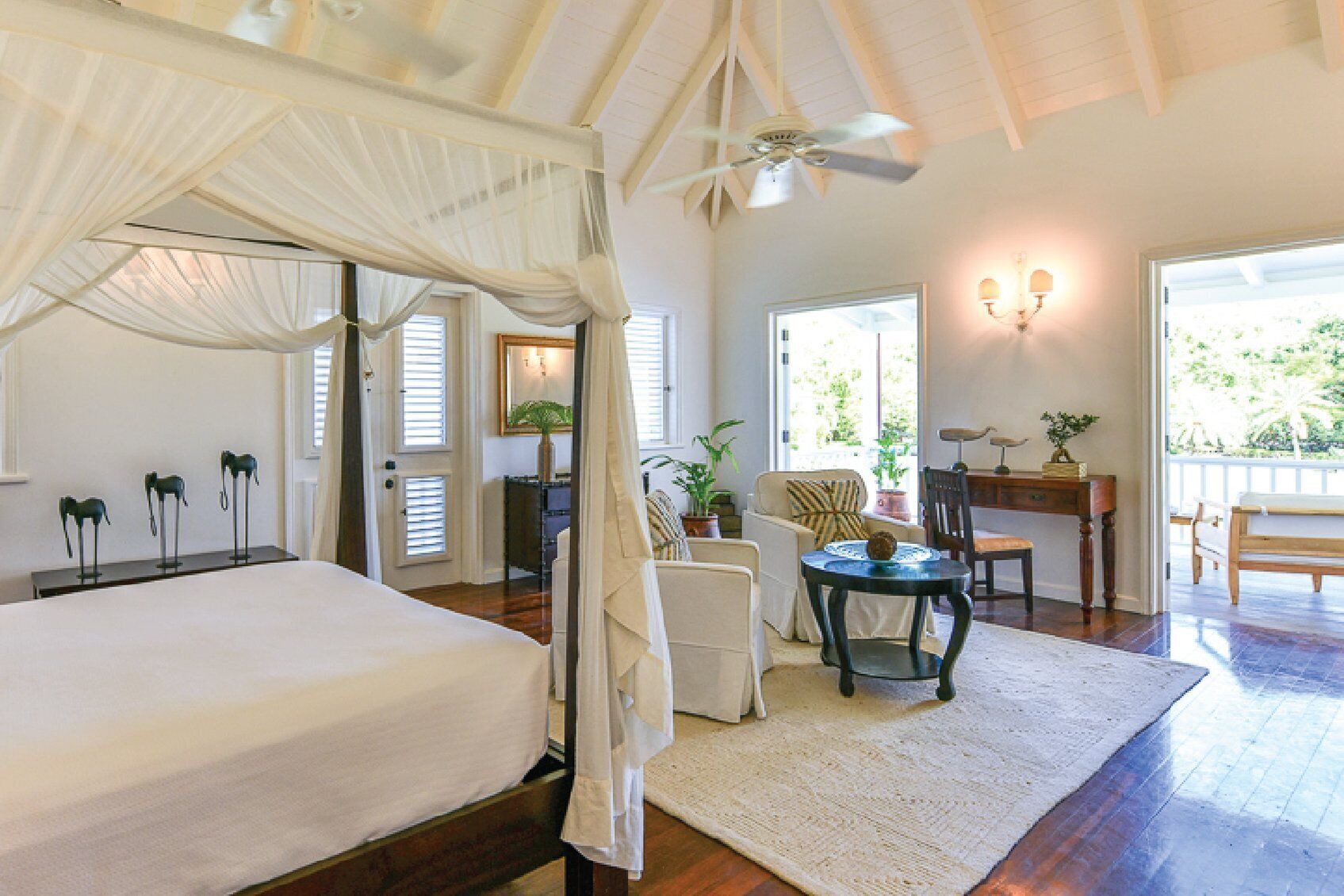 junior suite | 1 bedroom, minibar, in-room safe, free wifi