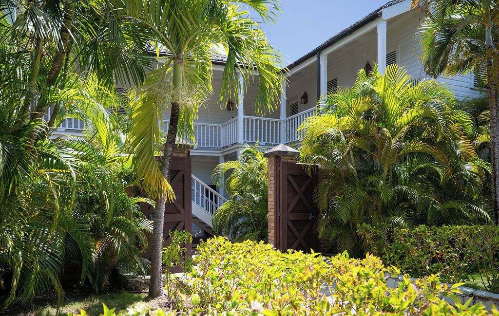 デラックス スイート キングベッド 1 台 | ミニバー、セーフティボックス (室内)、WiFi (無料)、ベッドシーツ