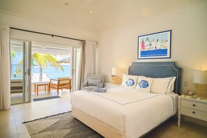 On the beach, white sand, sun loungers, beach umbrellas - The Inn at English Harbour (English Harbour)