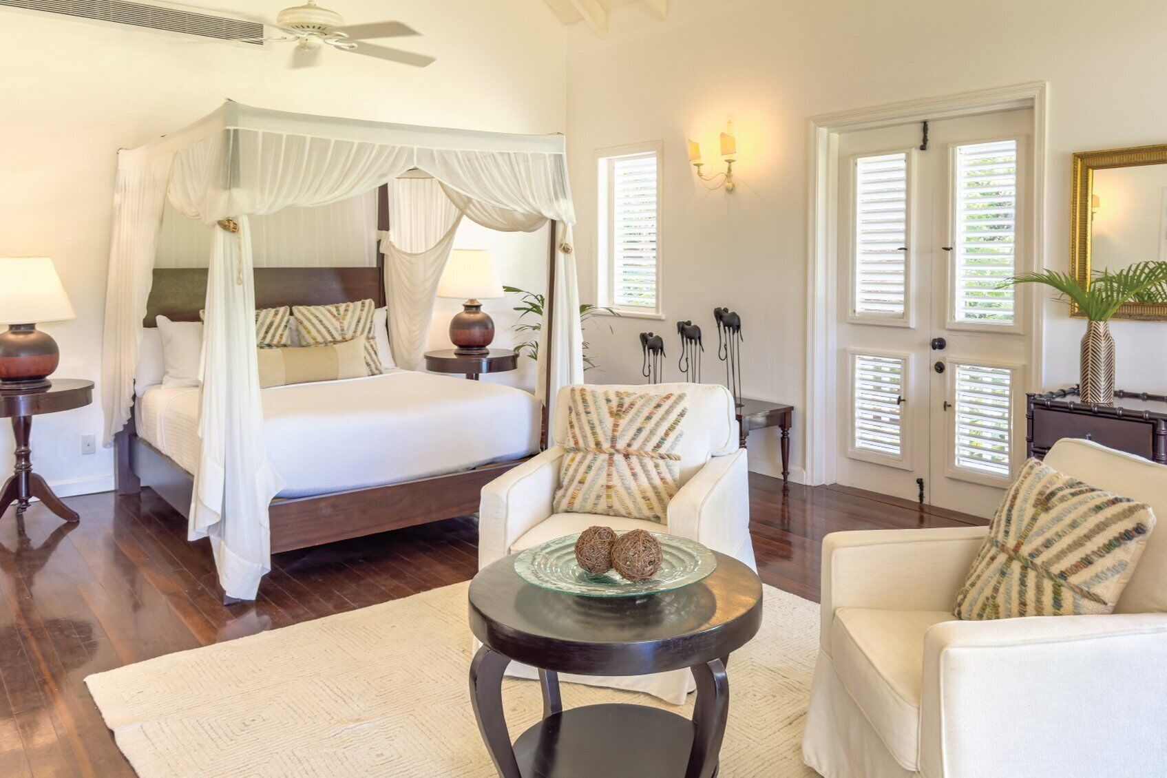 junior suite | 1 bedroom, minibar, in-room safe, free wifi