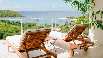 Hillside Pool Suite | 1 habitación, minibar, caja de seguridad en la habitación y wifi gratis