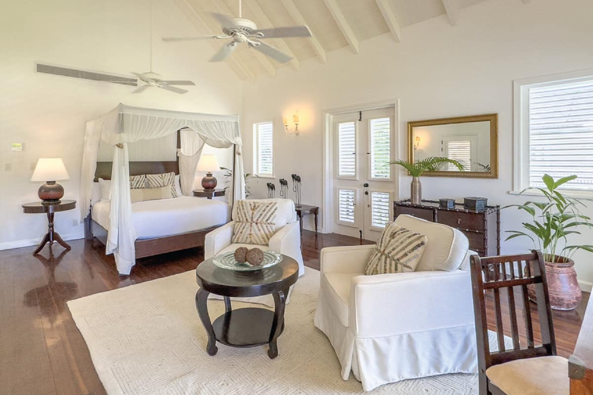 Junior Suite | Minibar, in-room safe, free WiFi, bed sheets
